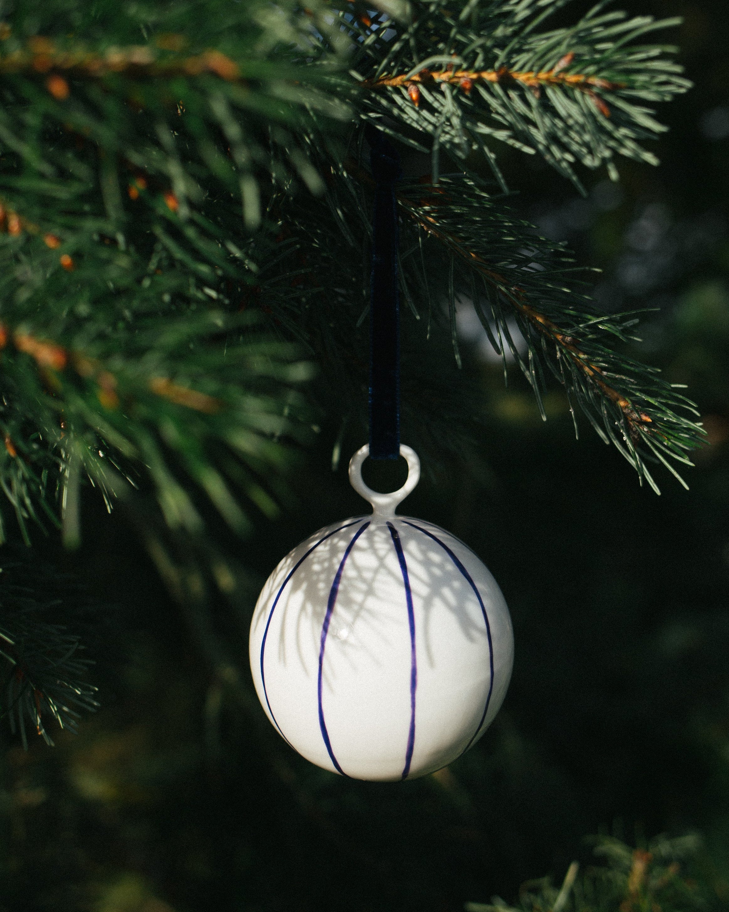 Fine Bone China Cobalt Bauble