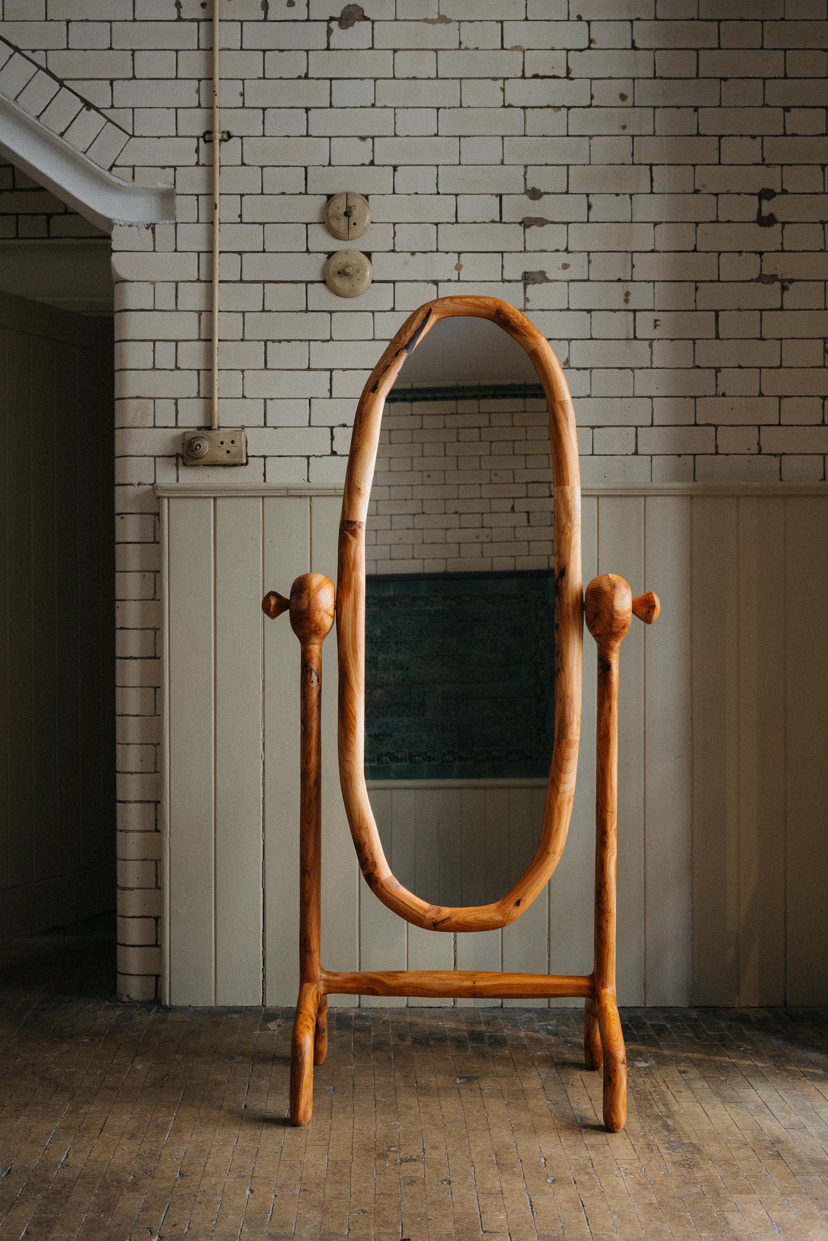 Roan Tilting Mirror