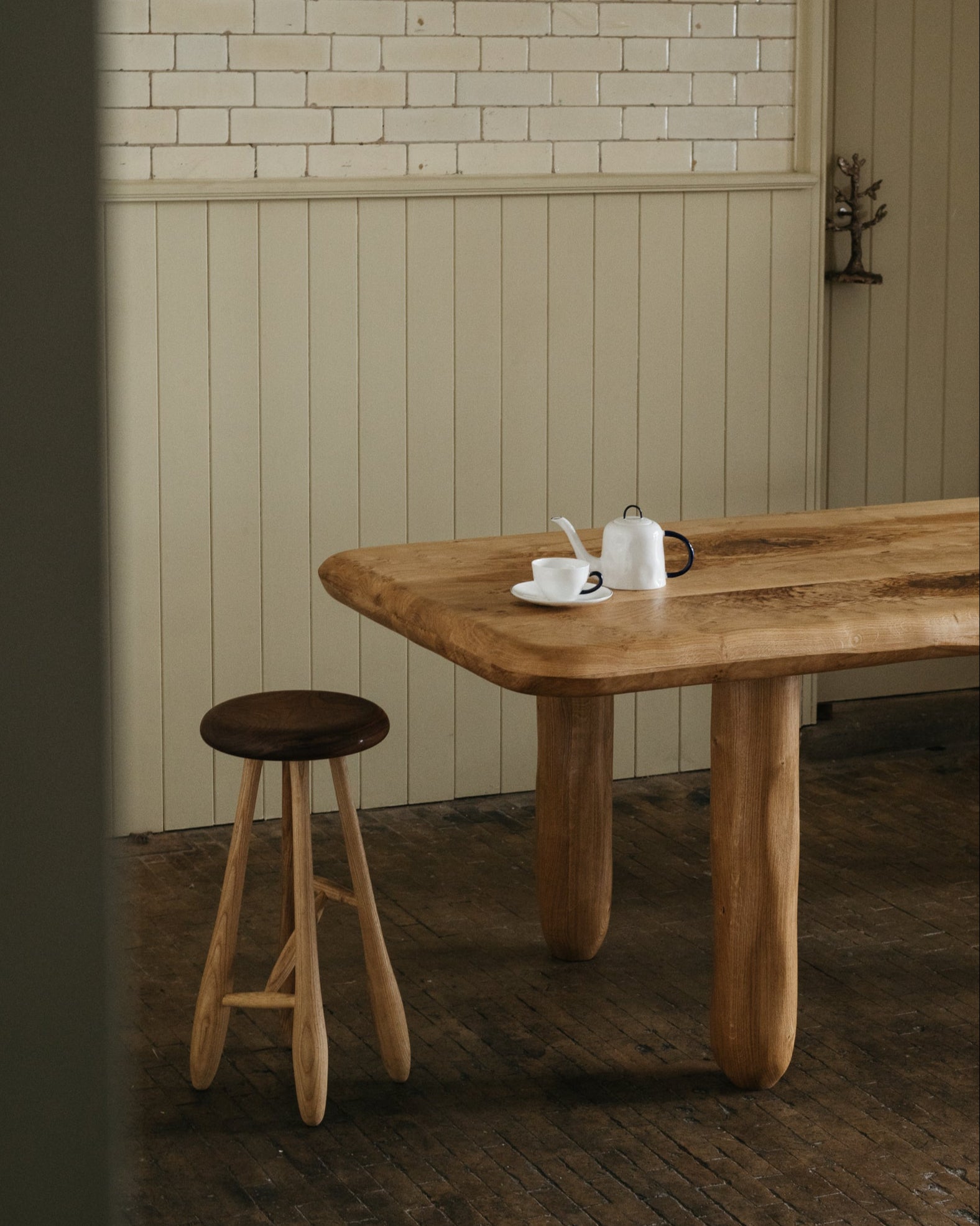 Easdon Dining Table