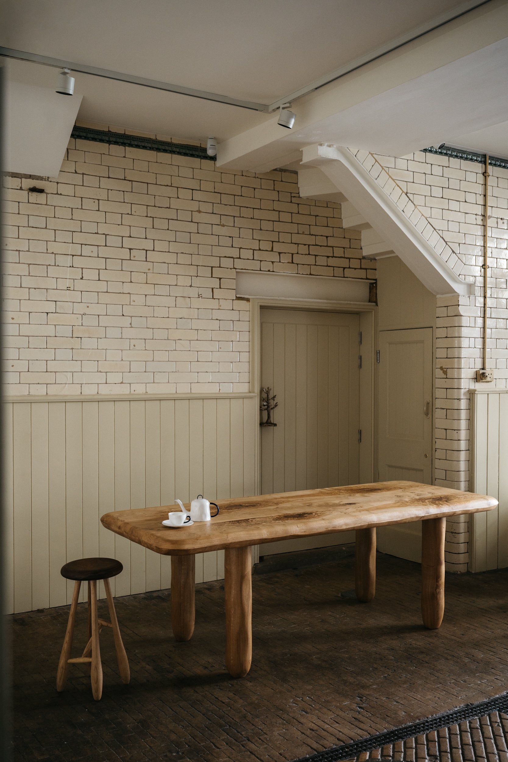 Easdon Dining Table